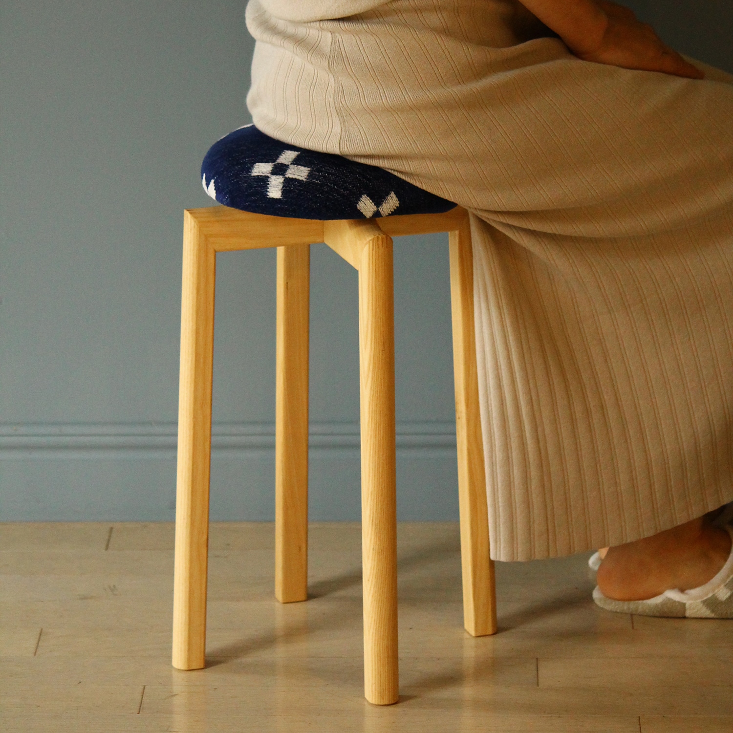 KLIPPAN/クリッパン スツール シャーンスンド ブルーベリー SSサイズ