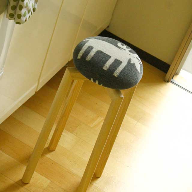 KLIPPAN/クリッパン スツール ムース Mサイズ ダークグレー