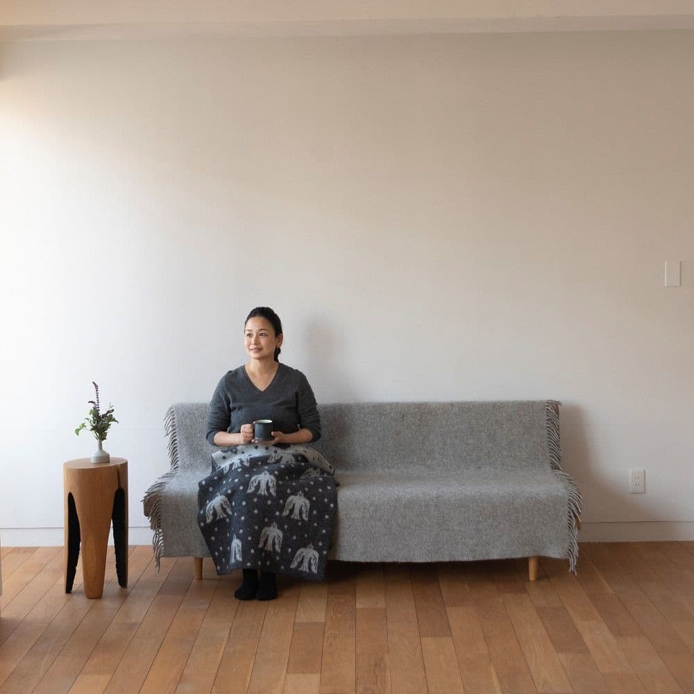 KLIPPAN クリッパン ウール ミニブランケット　birds ダークグレー KLIPPAN/クリッパン エコウール ウール ミニブランケット birds in the