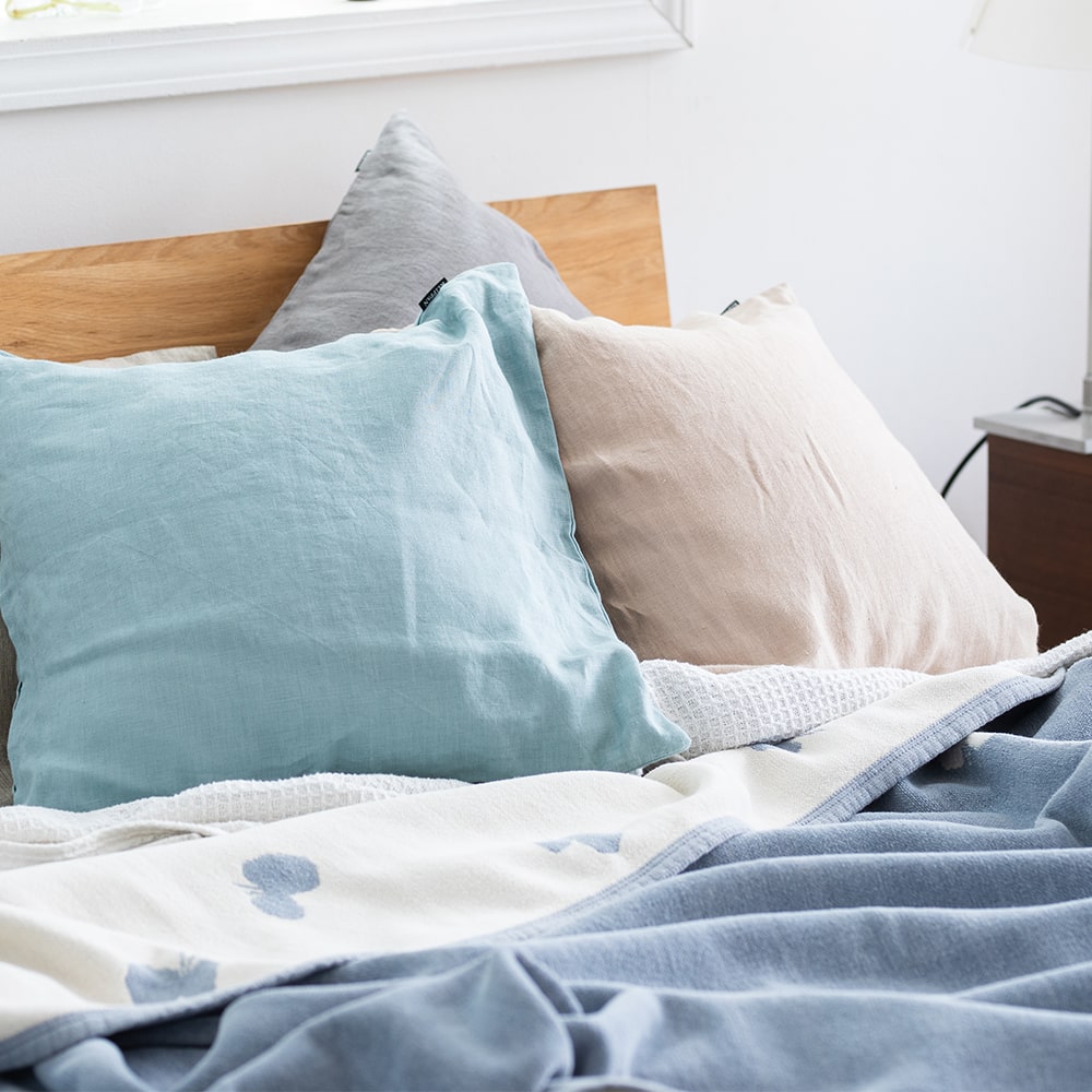 きっと暮らしの必需品になる～コットンブランケットの5つの使い方