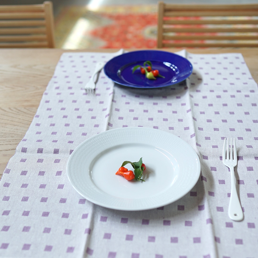 Vaxbo Lin/ヴェクスボリン リネンのキッチンタオル ドット パープル