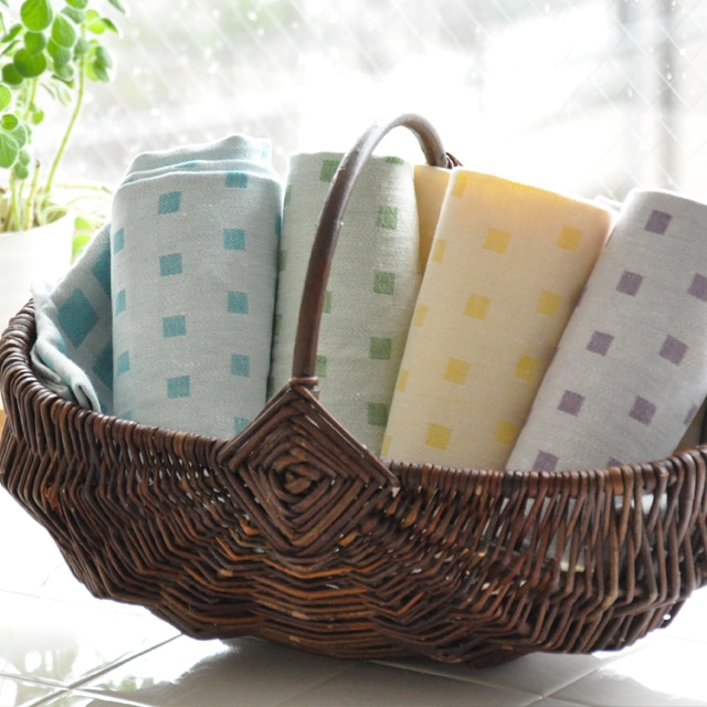 Vaxbo Lin/ヴェクスボリン リネンのキッチンタオル ドット パープル